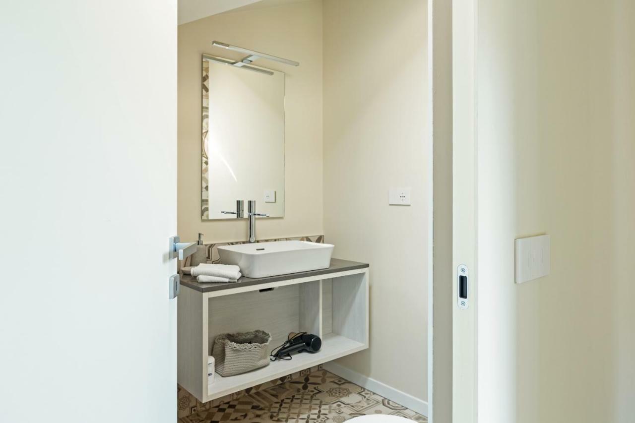 Renovated Penthouse Duomo & Via Torino Apartment Milano Exterior foto